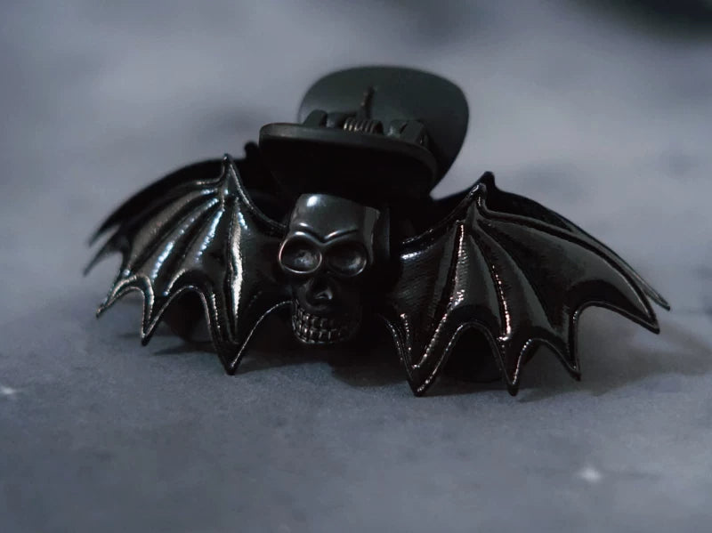 Skull and Bat Wing Claw Clips by Strange Sugar - product view 4